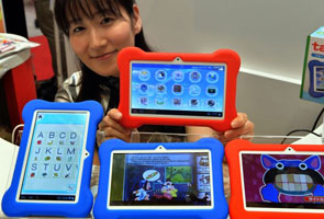 Tablets, smartphones steal scene at Tokyo toy show