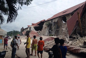 Philippine quake island officials accused of aid 'hoarding'