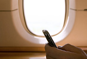 MH370: Why didn't missing jet passengers use their cellphones?