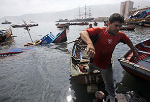 Minor tsunami hits Japan after Chile quake