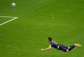 World Cup: Netherlands beats Spain 5-1; Dutch goal-haul wrong-foots Van Persie