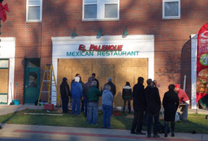 Obama condemns 'criminal' Ferguson violence