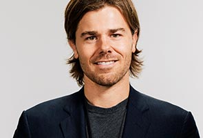 CEO potong gaji sendiri untuk naikkan gaji pekerja