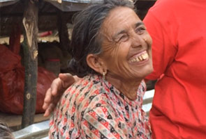 Gempa Nepal: Warga emas panjat gunung untuk ucap terima kasih