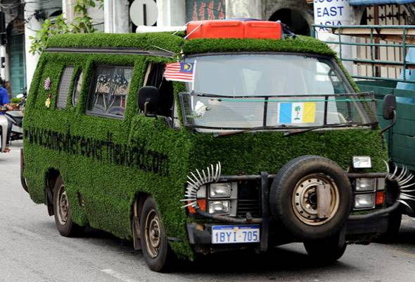 German couple's 'grass van' amuses Penangites