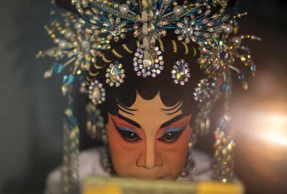 Give up meat and sex for Thai festival 'ticket to heaven'
