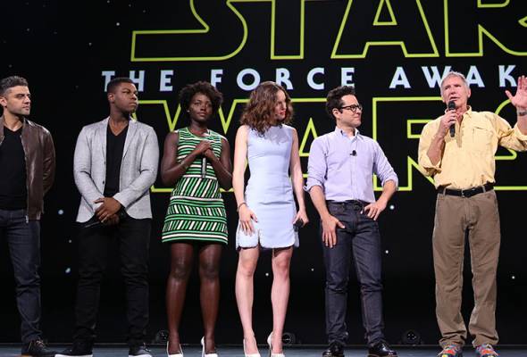 'Star Wars' fans crash ticket sites as new trailer premieres