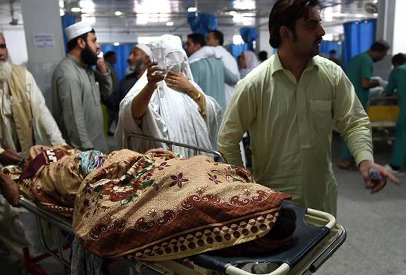 Pakistan death toll jumps to 52 after S. Asia quake: officials