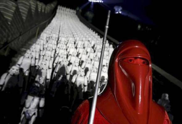 'Star Wars' takes Chinese social media by storm, flirts with record release