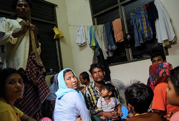 Bengali Muslims posing as Rohingyas to obtain UNHCR card
