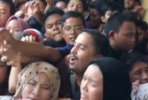 Pelanggan 'merusuh' rebut giliran beli tudung, promosi Fareeda dipertikai