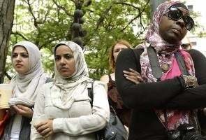 new laguna muslim The owner of urth caffe has hired a law firm to counter allegations by a group of muslim women that they were thrown out of his laguna beach restaurant due to. new laguna muslim The owner of urth caffe has hired a law firm to counter allegations by a group of muslim women that they were thrown out of his laguna beach restaurant due to.