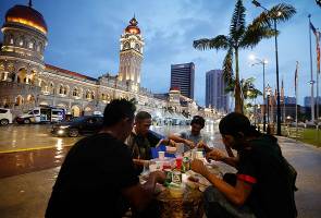 10 cara saya belajar berjimat di bulan Ramadan ini
