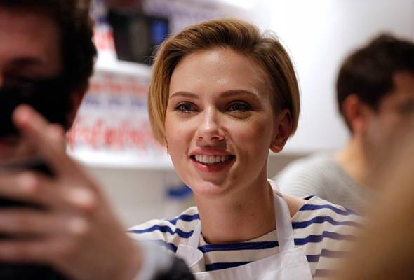 Scarlett Johansson is 2016 top-grossing movie star
