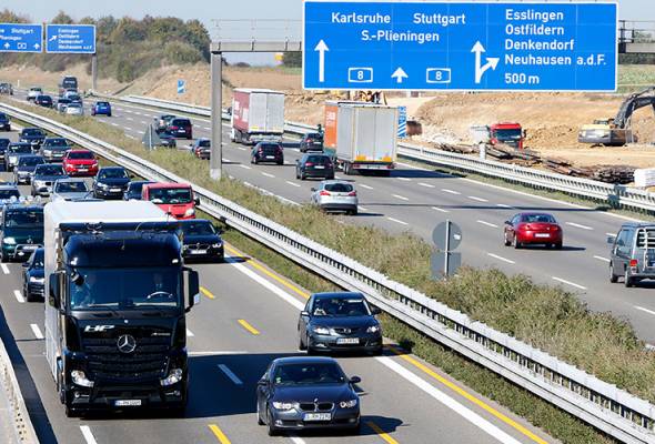 Germany adopts self-driving vehicles law