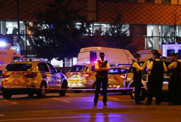 One dead, 10 injured in London mosque incident - police