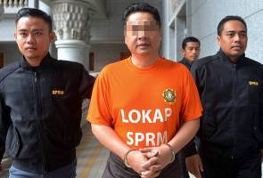 Perintah reman sehingga 12 Julai itu dikeluarkan Majistret Nik Isfahanie Tasnim Wan Ab Rahman di Mahkamah Majistret di sini hari ini. Pemimpin Dewan Perniagaan di Perak direman 2 hari