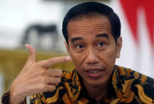 Indonesia president seeks to tap Haj fund to help fix infrastructure