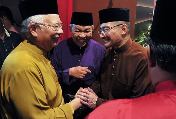 Kestabilan dan keharmonian yang dikecapi negara hari ini adalah kerana rekod pemerintahan UMNO selama 60 tahun bersama Barisan Nasional. Pakatan pembangkang masih kabur - PM Najib