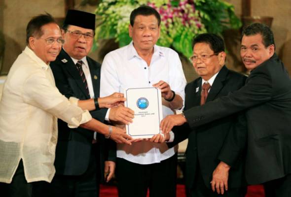 Philippine leader to expedite bill for self-rule in Muslim region