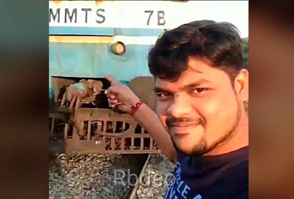 Nak sangat 'selfie' dengan kereta api, itu padahnya!