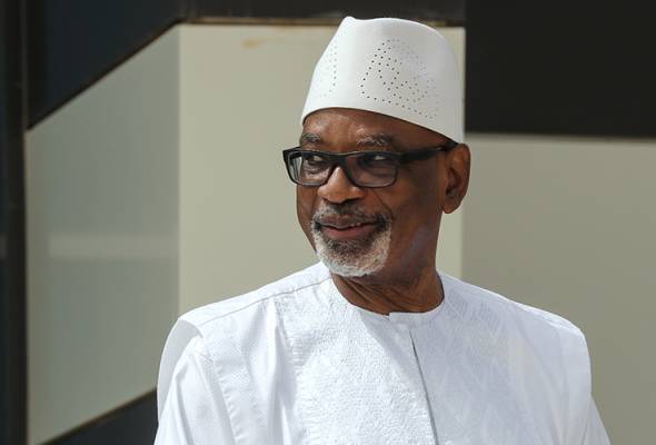 Mali president resigns after detention by military, deepening crisis
