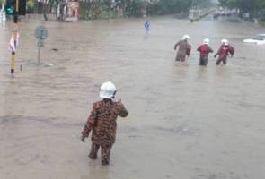 Melaka dilanda banjir kilat