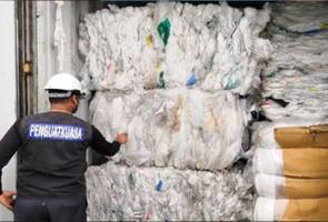 Kontena dari Amerika Syarikat bawa sisa plastik jenis polietilena, bersih