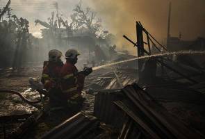 Kebakaran di Labuan: 74 orang hilang tempat tinggal Kebakaran di Labuan: 74 orang hilang tempat tinggal