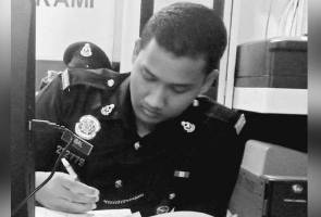 Telekung merah pemberian terakhir arwah Iqbal kepada ibu