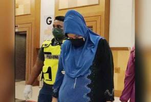 Ibu enam anak didakwa guna gelaran 'Datuk Seri' tidak diiktiraf
