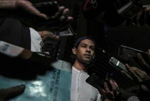 Salah laku seksual, bekas pembantu Anwar fail saman sivil