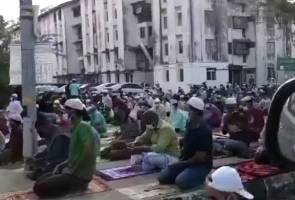 49 men arrested to aid investigation into viral video of Aidiladha prayers in Juru