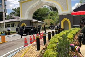 Ahli-Ahli Parlimen tiba untuk Istiadat Angkat Sumpah Ahli-Ahli Parlimen tiba untuk Istiadat Angkat Sumpah