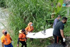 Mayat lelaki lemas ditemukan celah batu Mayat lelaki lemas ditemukan celah batu