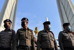 Kes kubur besar di Wang Kelian: 3 rakyat Thailand dikehendaki polis Malaysia ditahan Kes kubur besar di Wang Kelian: 3 rakyat Thailand dikehendaki polis Malaysia ditahan