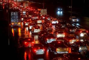 Lebih 14,000 mangsa banjir dipindahkan setakat pagi ini Lebih 14,000 mangsa banjir dipindahkan setakat pagi ini