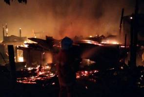 33 penduduk tinggal sehelai sepinggang, empat rumah dan kedai runcit hangus
