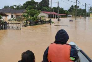 Floods: More people evacuated in Terengganu, Kelantan