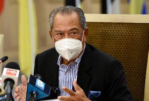 Pengetua, guru besar mengadu sikap segelintir ibu bapa enggan benar anak divaksin Pengetua, guru besar mengadu sikap segelintir ibu bapa enggan benar anak divaksin