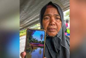 Banjir: Rumah hanyut dibawa arus, penduduk Kampung Tersang rayu bantuan Banjir: Rumah hanyut dibawa arus, penduduk Kampung Tersang rayu bantuan