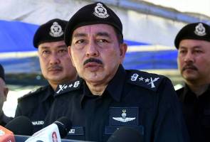 PGA9 find bag with 69 bullets, drugs on bank by Sungai Golok PGA9 find bag with 69 bullets, drugs on bank by Sungai Golok