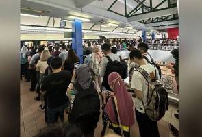 Kesesakan di Stesen LRT Jelatek berpunca masalah mekanikal tren