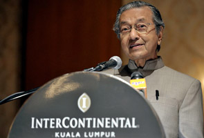 Tun M: UMNO tidak pernah sokong bakar Bible Tun M: UMNO tidak pernah sokong bakar Bible