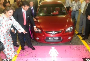 7% tempat letak kereta untuk pemandu wanita 7% tempat letak kereta untuk pemandu wanita