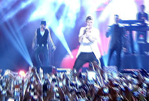 Kemunculan Backstreet Boys di KLCC Kemunculan Backstreet Boys di KLCC
