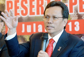 Shafie Apdal yakin tidak akan berlaku 'Tsunami Melayu' Shafie Apdal yakin tidak akan berlaku 'Tsunami Melayu'