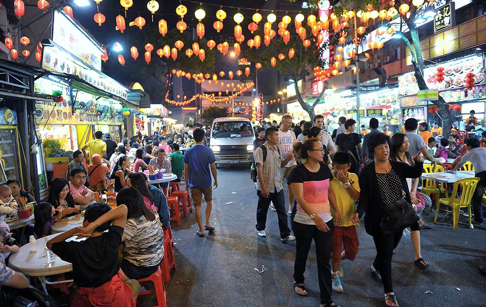 Walaupun terdapat tradisi dan kepercayaan Tahun Baru Cina, namun perniagaan akan diteruskan seperti biasa pada hari keempat. Walaupun terdapat tradisi dan kepercayaan Tahun Baru Cina, namun perniagaan akan diteruskan seperti biasa pada hari keempat.
