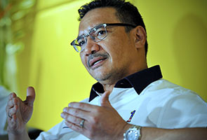 Government continues search for MH370 - Hishammuddin Government continues search for MH370 - Hishammuddin
