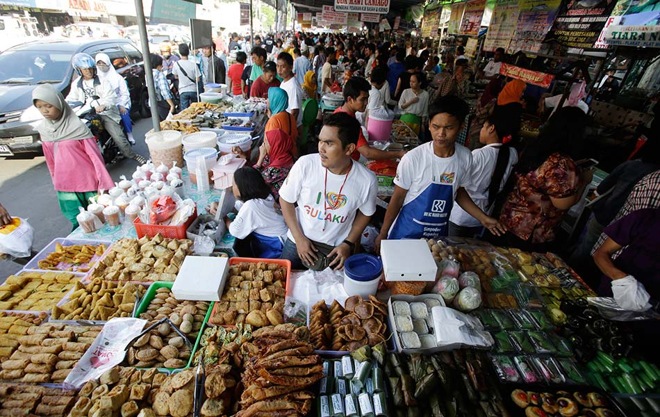 (Pending Translation) - Local desserts  Suasana Ramadan 